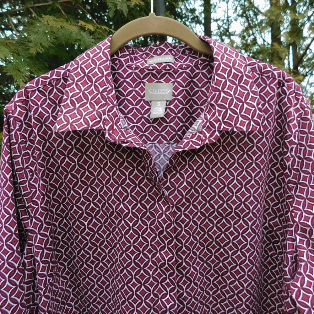 Chico's Plus Sz-16 Wrinkle-Resistant Buttondown Top with Roll-Tab Sleeves - Picture 2 of 3